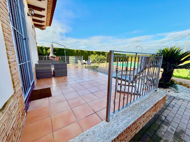 Villa en venta en Avileses