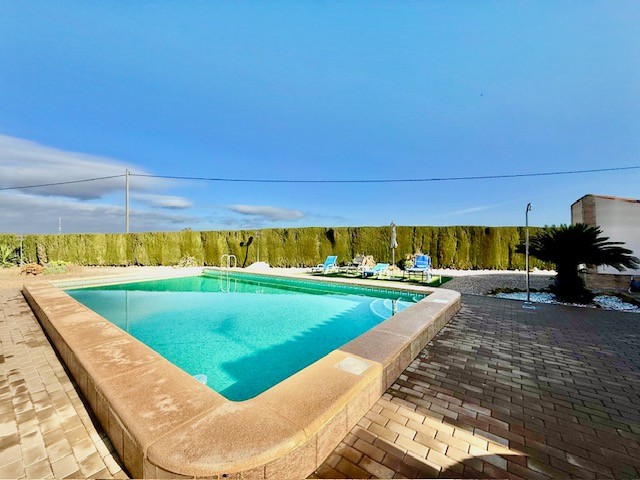 Villa en venta en Avileses