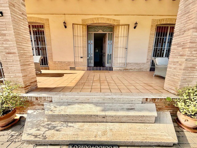 Villa en venta en Avileses