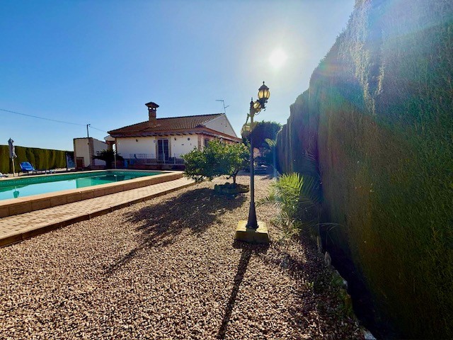 Villa en venta en Avileses