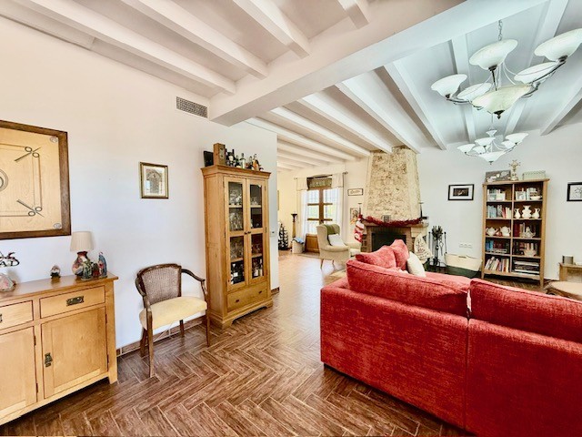 Villa en venta en Avileses