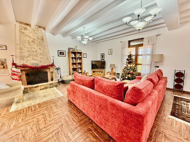 Villa en venta en Avileses