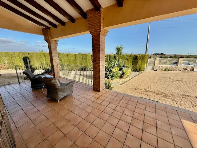 Villa en venta en Avileses