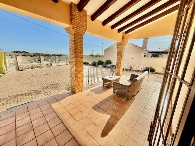 Villa en venta en Avileses