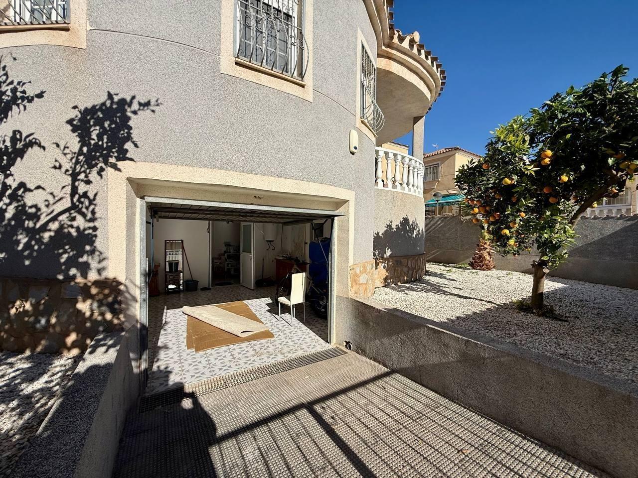 Villa en venta en Orihuela Costa