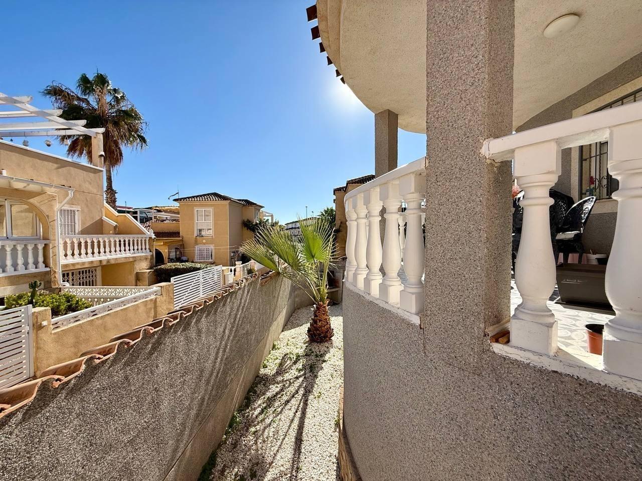 Villa en venta en Orihuela Costa