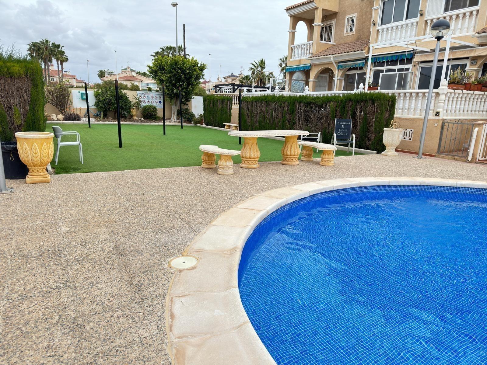 Villa en venta en Orihuela Costa