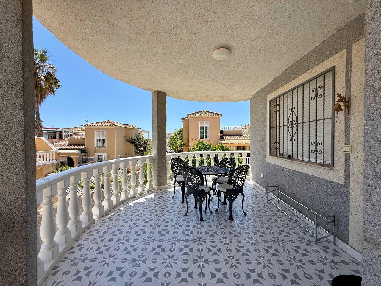 Villa en venta en Orihuela Costa