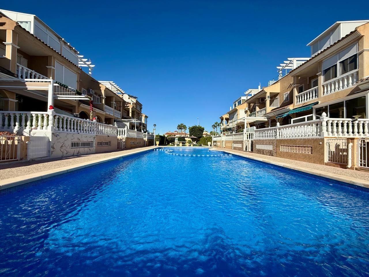 Villa en venta en Orihuela Costa