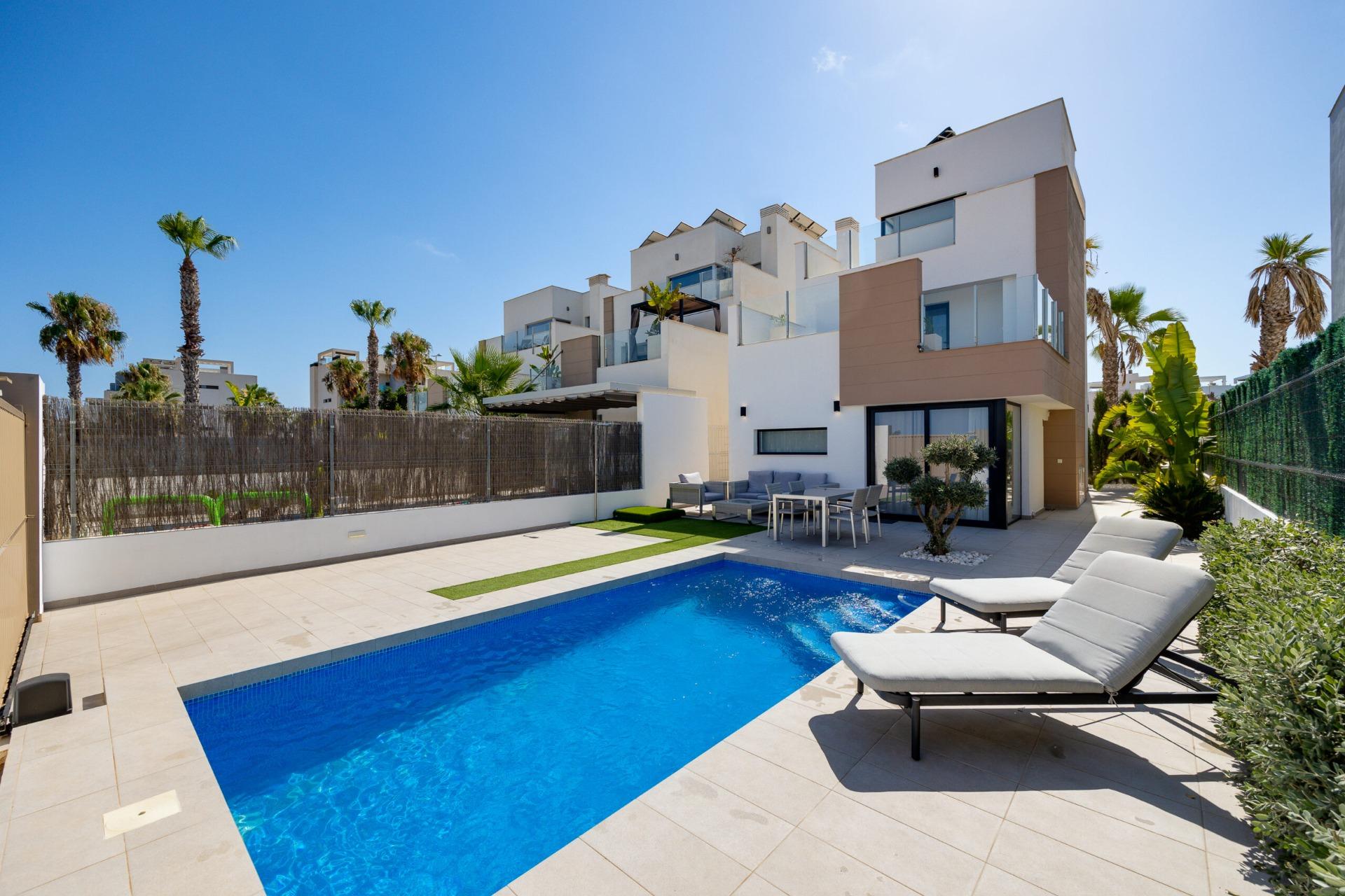 Villa en venta en Guardamar Del Segura