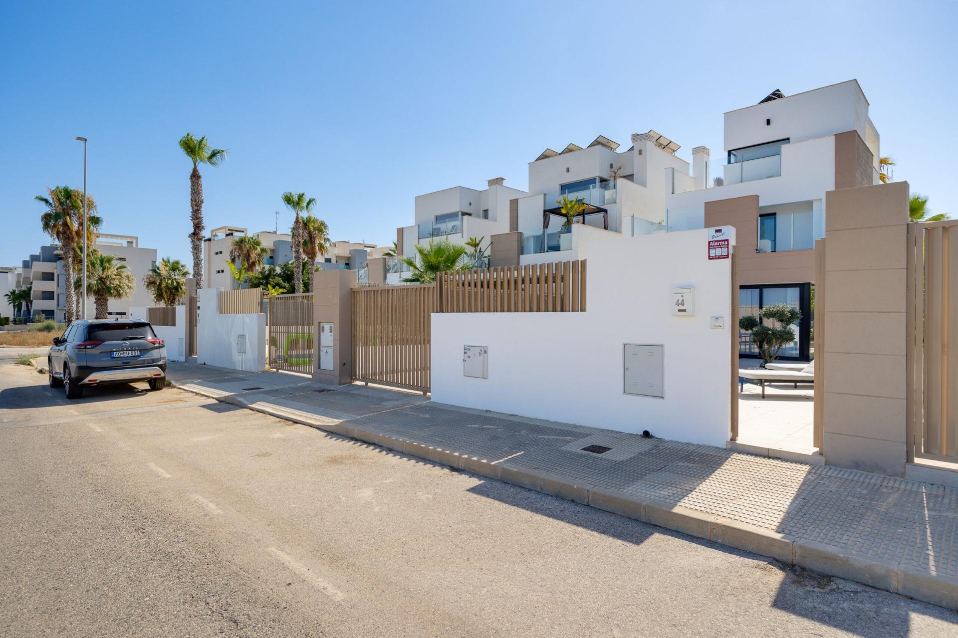 Villa en venta en Guardamar Del Segura