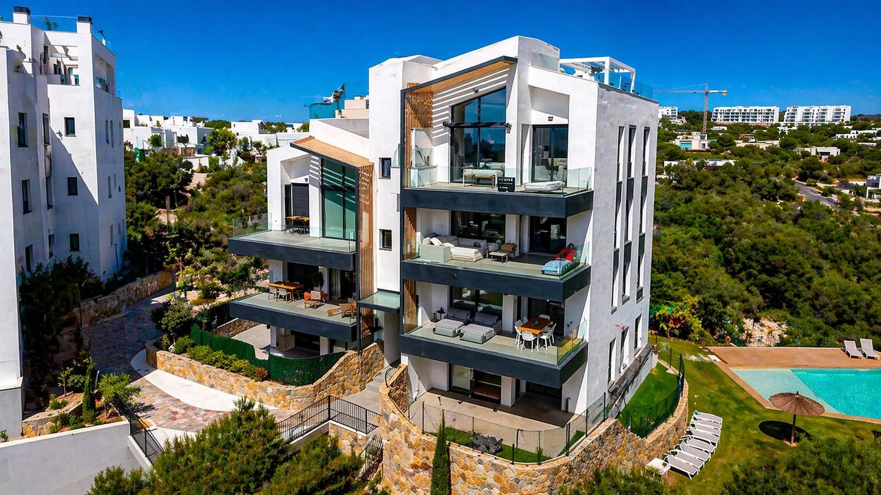 Apartment for sale in Las Colinas Golf, Alicante, Spain