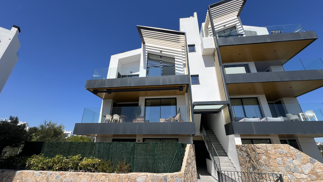 Apartment for sale in Las Colinas Golf, Alicante, Spain