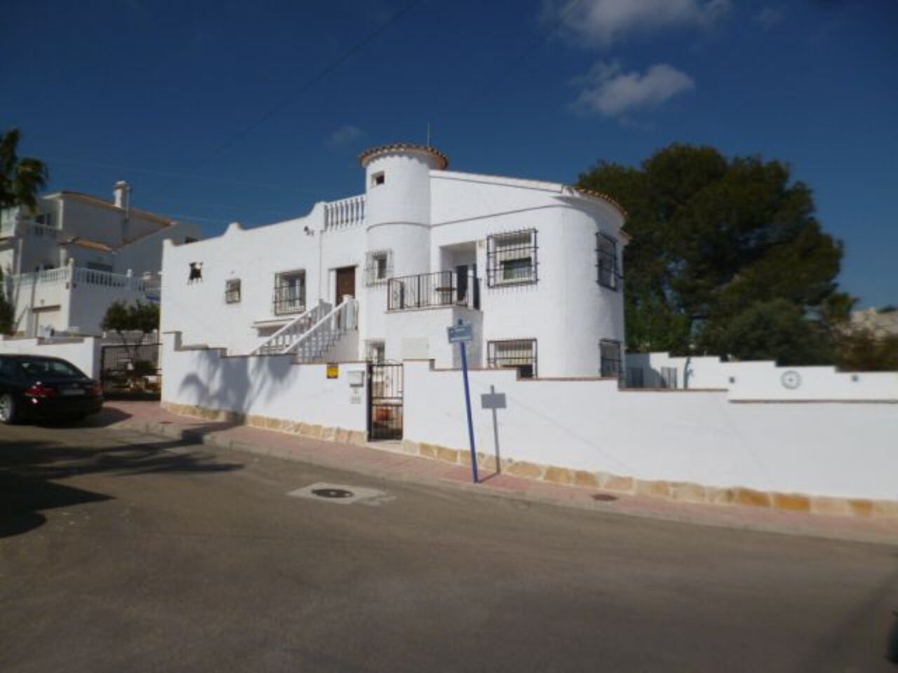 Villa for sale in Villamartin, Alicante, Spain