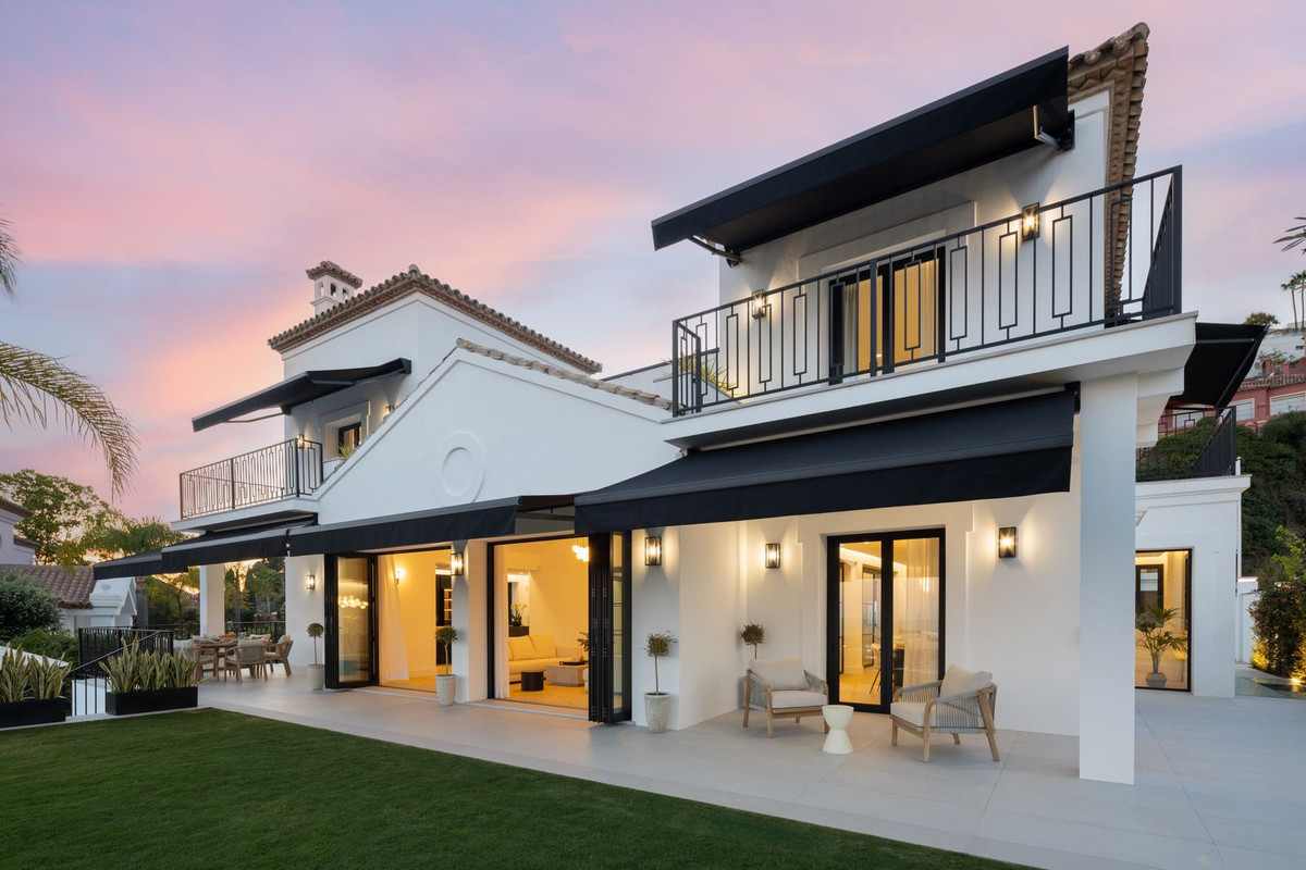 Villa for sale in La Quinta, Málaga, Spain