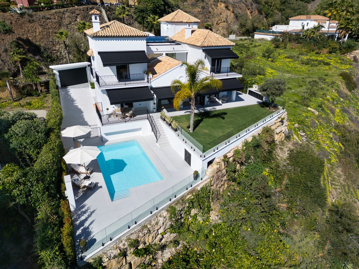 Villa for sale in La Quinta, Málaga, Spain