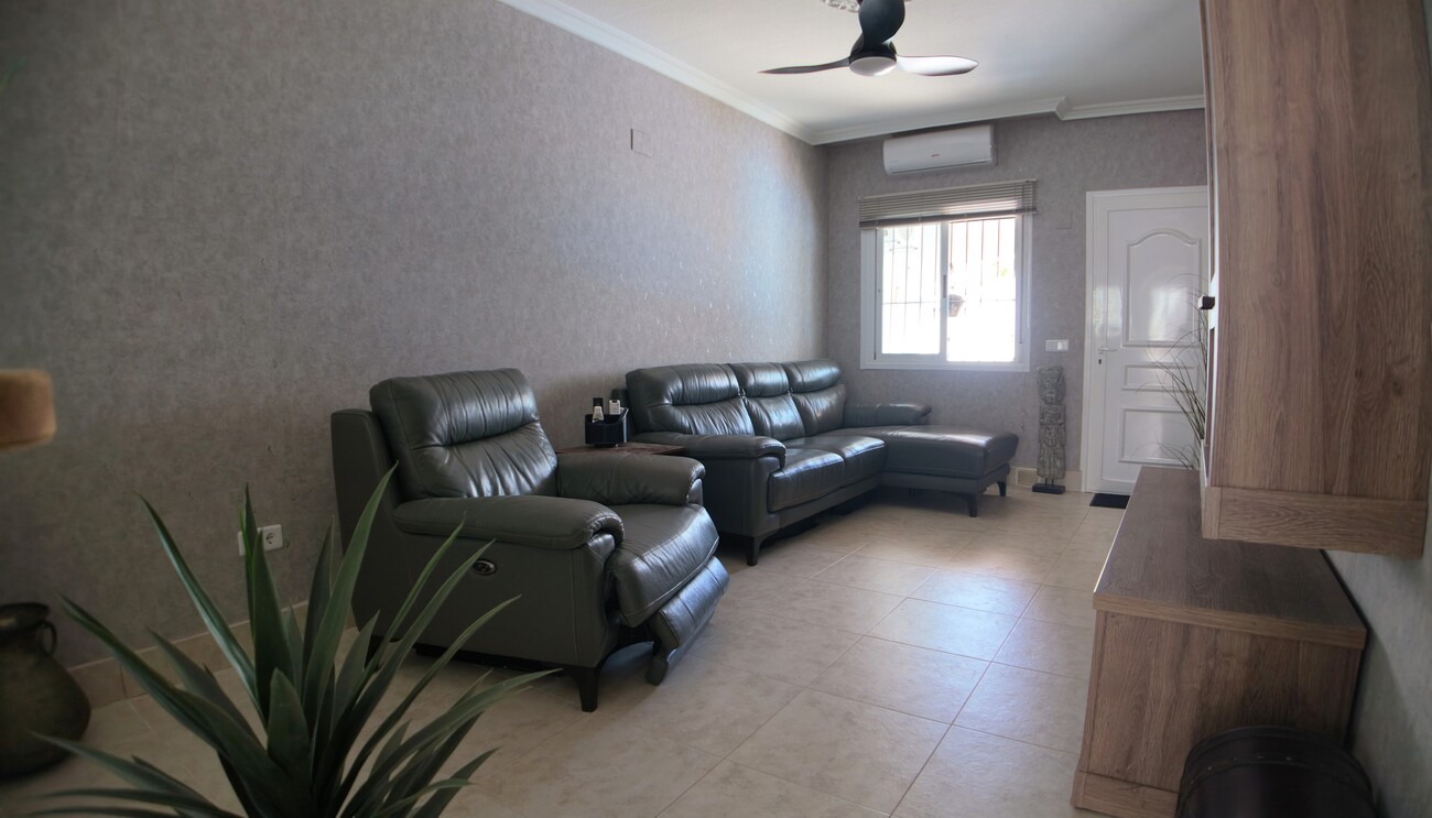 Semi Detached for sale in Villamartin, Alicante, Spain