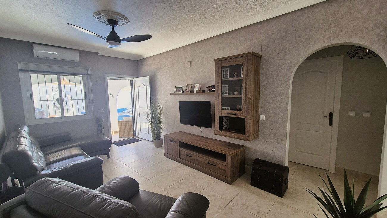 Semi Detached for sale in Villamartin, Alicante, Spain