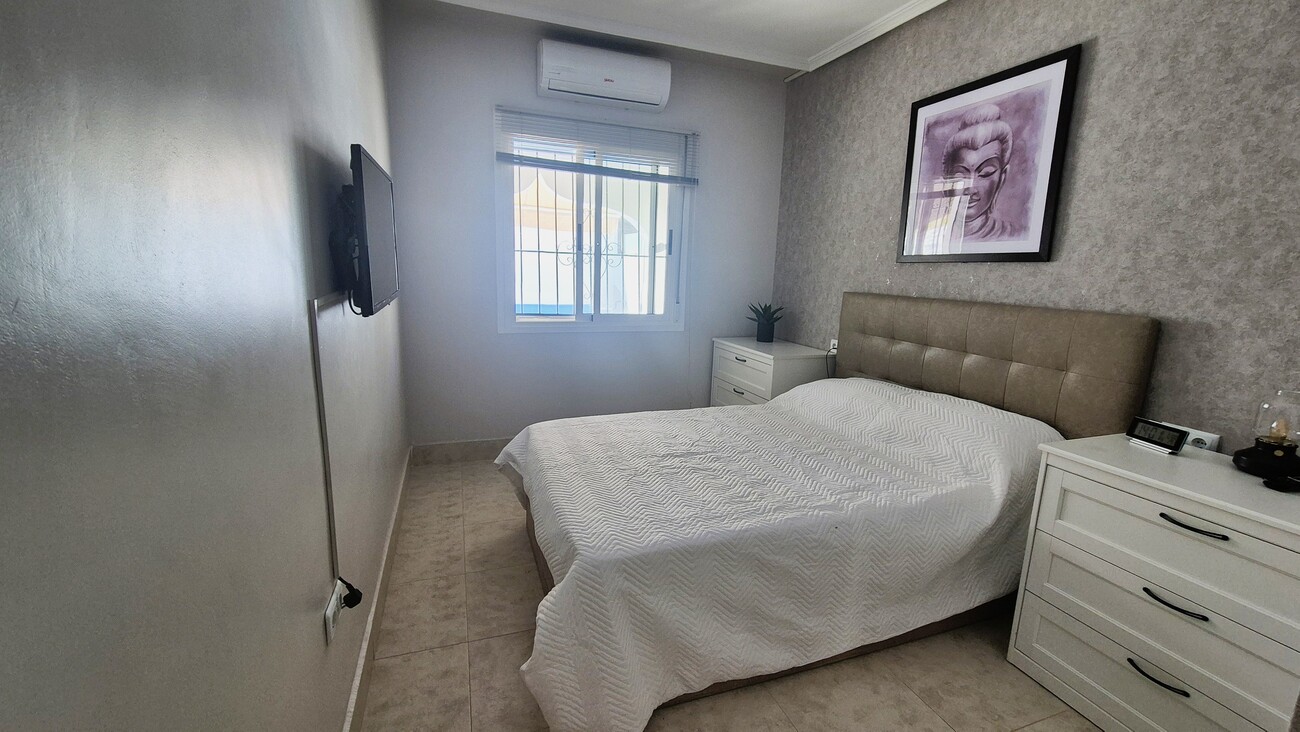 Semi Detached for sale in Villamartin, Alicante, Spain