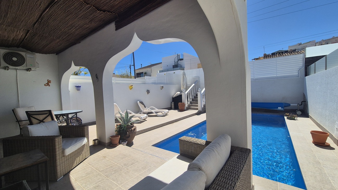 Semi Detached for sale in Villamartin, Alicante, Spain