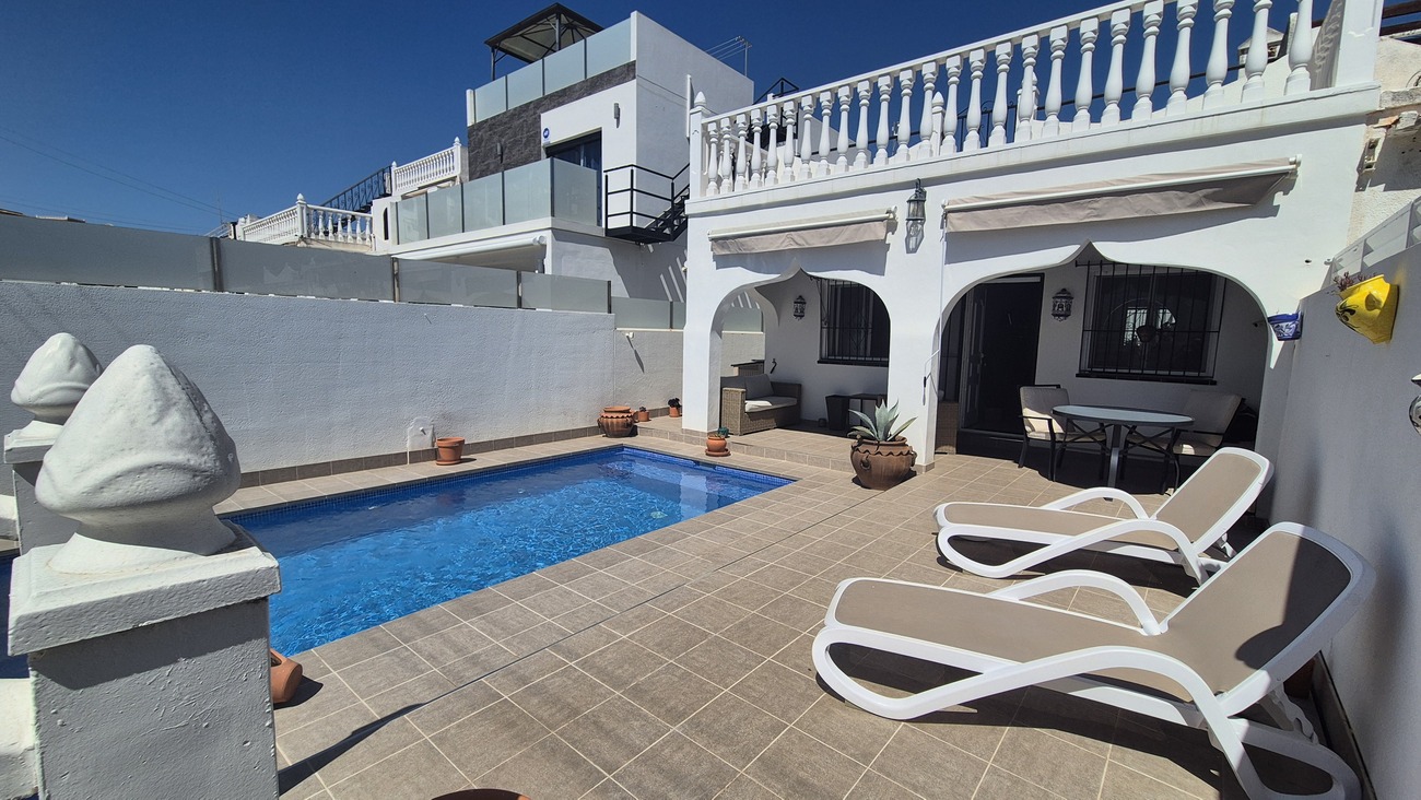 Semi Detached for sale in Villamartin, Alicante, Spain